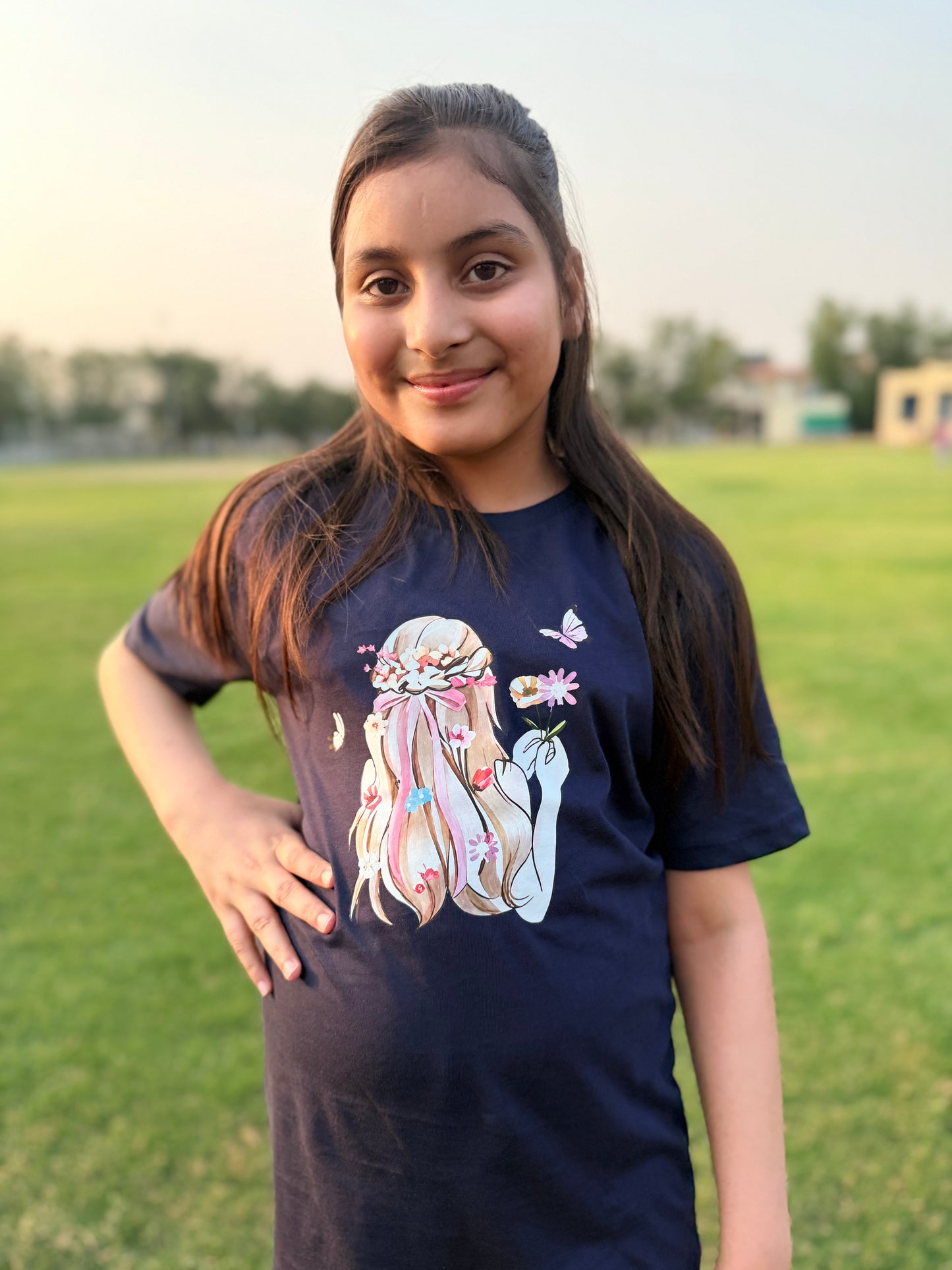 NAVY DOLL TEE